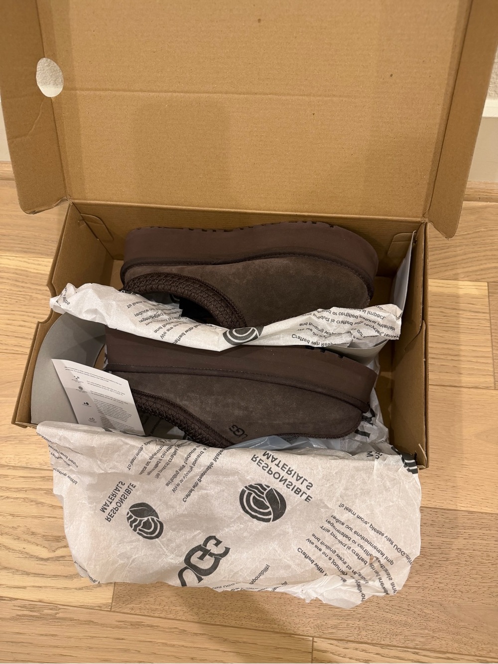 UGG Tazz Chocolate Brown Suede - Picture 4 of 5